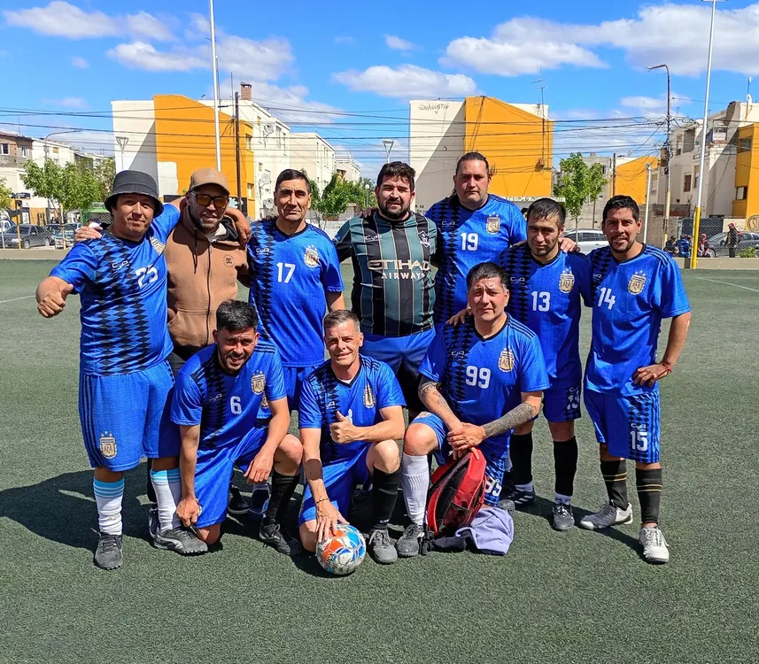 La cuarta fecha del Campeonato El Indio se jugó con goles, emoción y homenaje. 6
