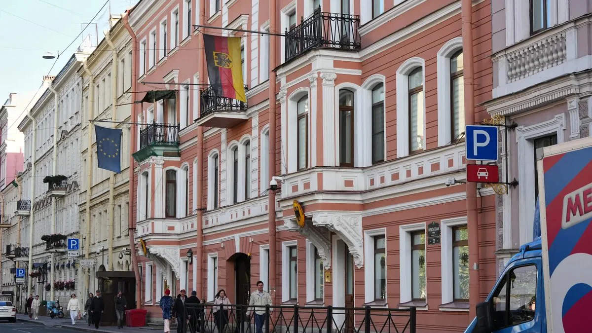 Consulado General de Alemania en San Petersburgo (Foto AP/Dmitri Lovetsky)