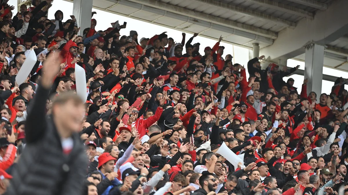 Hinchas de River. Foto X @RiverPlate