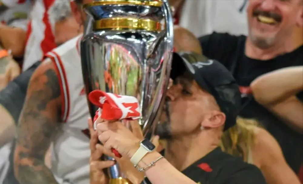 Suspendido por AFA, Juan Sebastián Verón celebró igual el título de Estudiantes