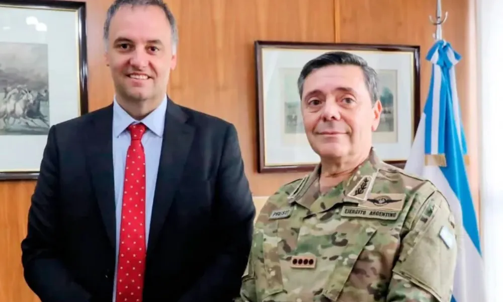 Manuel Adorni y Carlos Presti