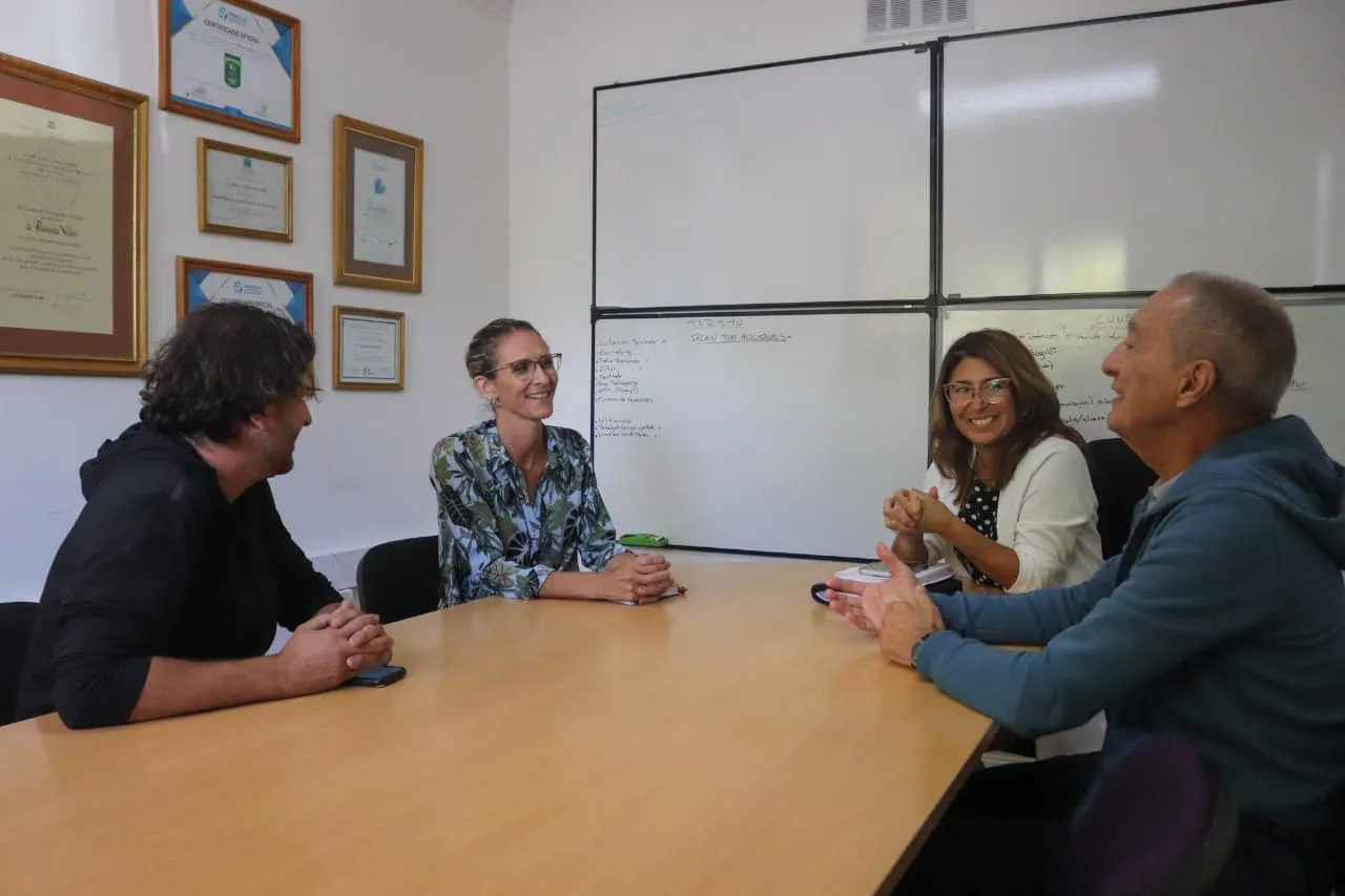 Reunión entre la producción y funcionarios provinciales