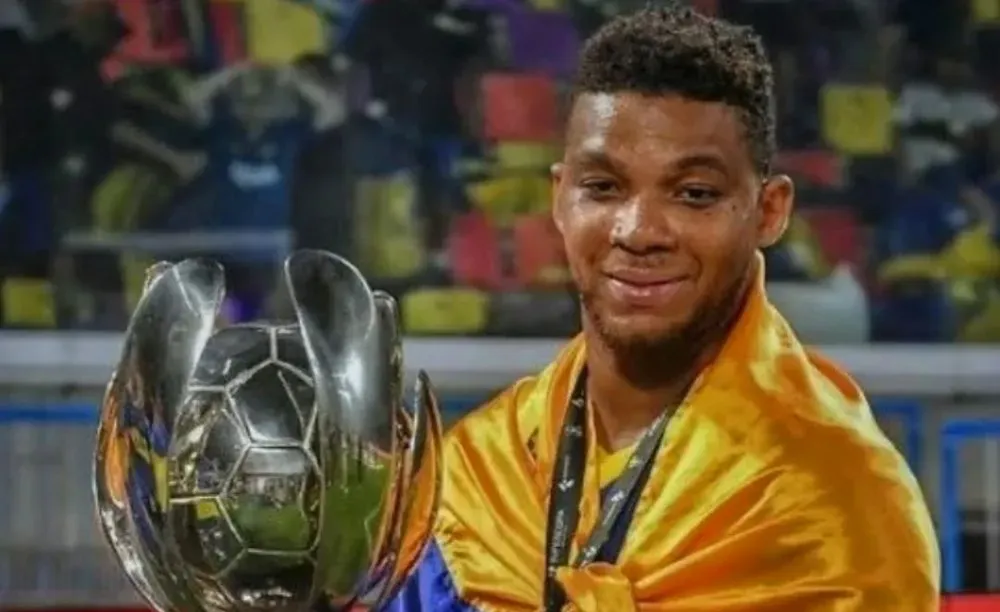 Frank Fabra se entrenó por última vez en Boca y se despidió entre lágrimas