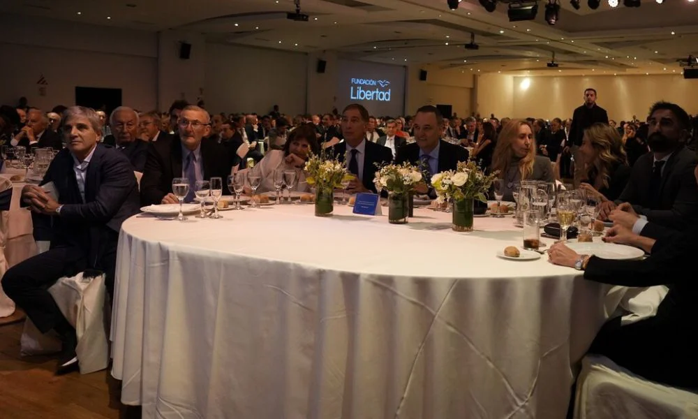 Hermetismo y cruces fríos en un encuentro que reunió al poder libertario