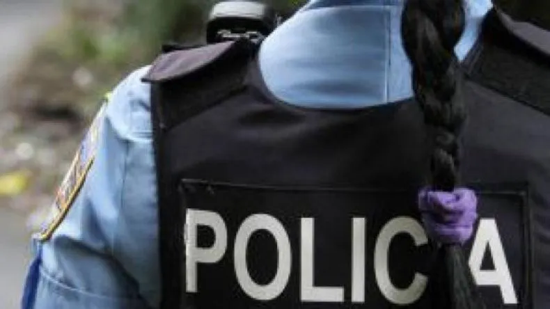 Foto mujer policía- Trelew