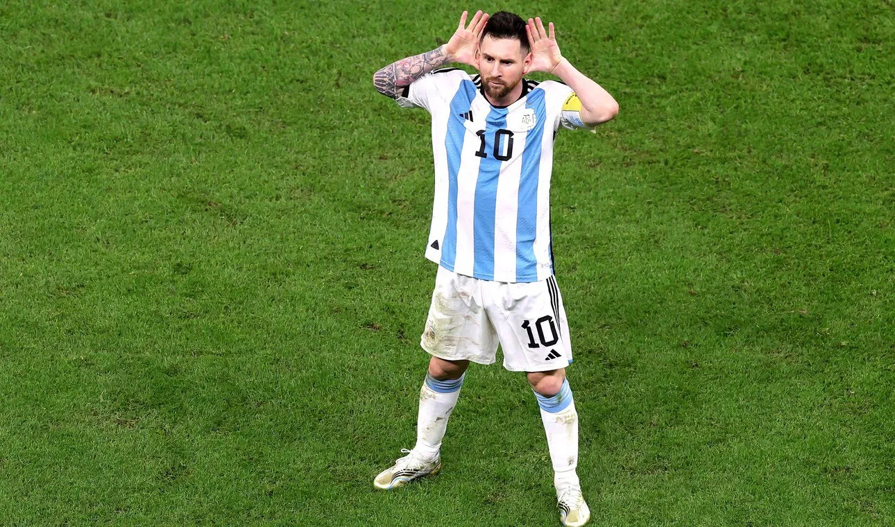 SE CUMPLE 1 AÑO DEL TOPO GIGO DE MESSI Y DEL "QUE MIRA BOBO"