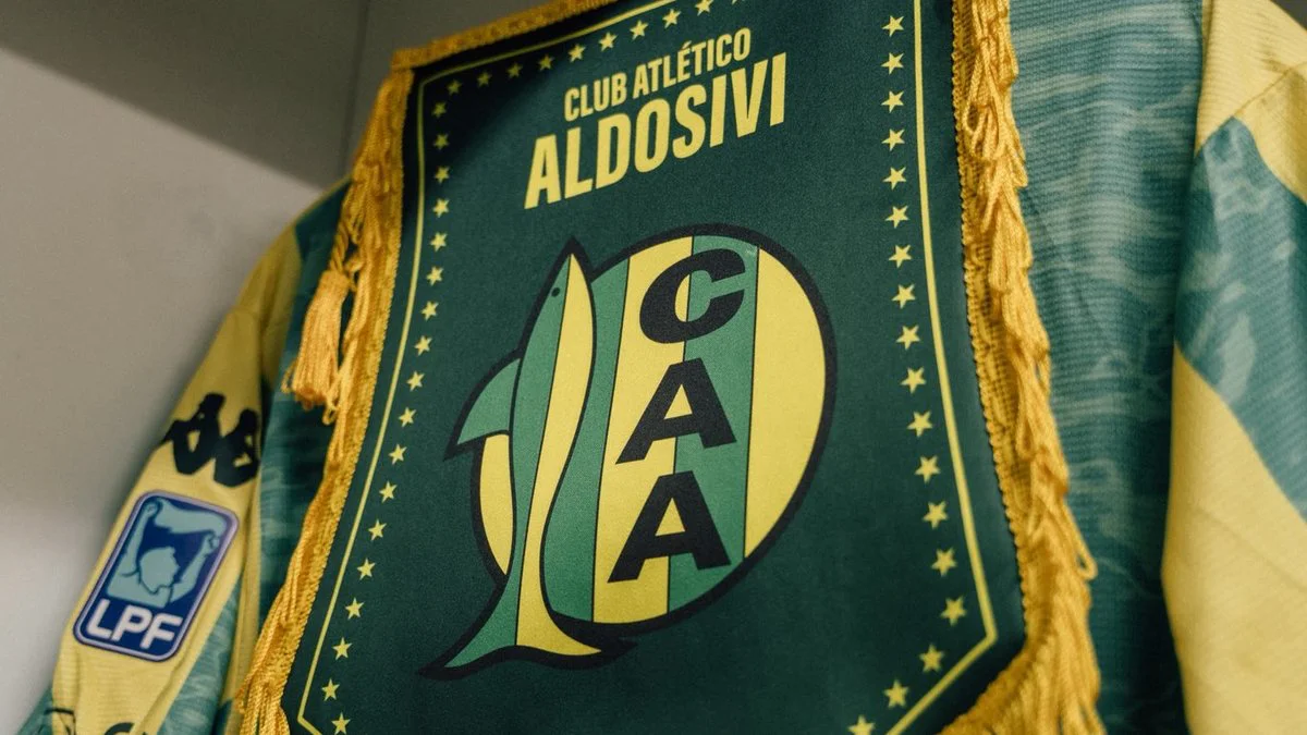 Banderín de Aldosivi. Foto X @clubaldosivi