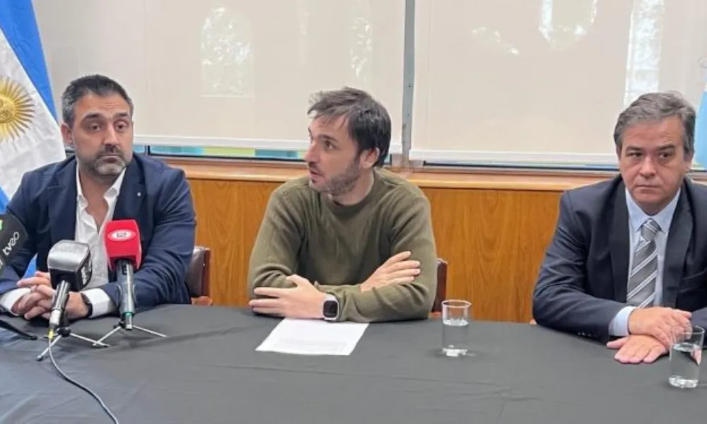 El gobernador de Chubut Ignacio Torres en conferencia de prensa