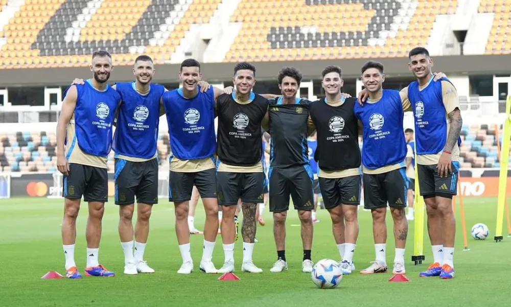 Argentina enfrenta a Ecuador