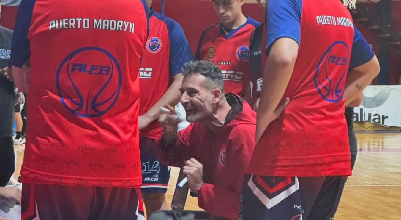 Mario Sotosca entrenador de la Maquinita Ferrocarril Patagónico