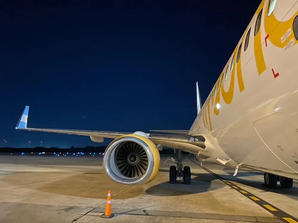 Avión fue impactado por un rayo en pleno vuelo