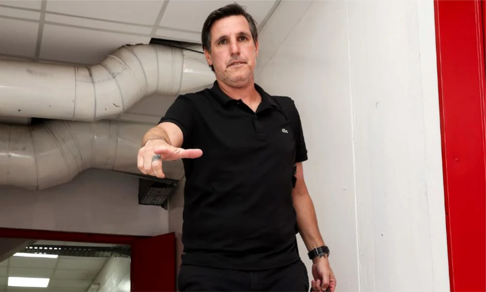 El equipo marplatense busca su primer triunfo, mientras Argentinos llega con impulso.