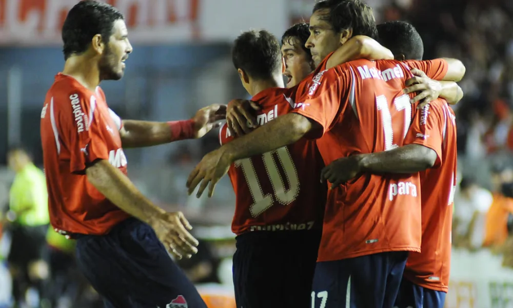 Ex jugadores de Independiente detenidos
