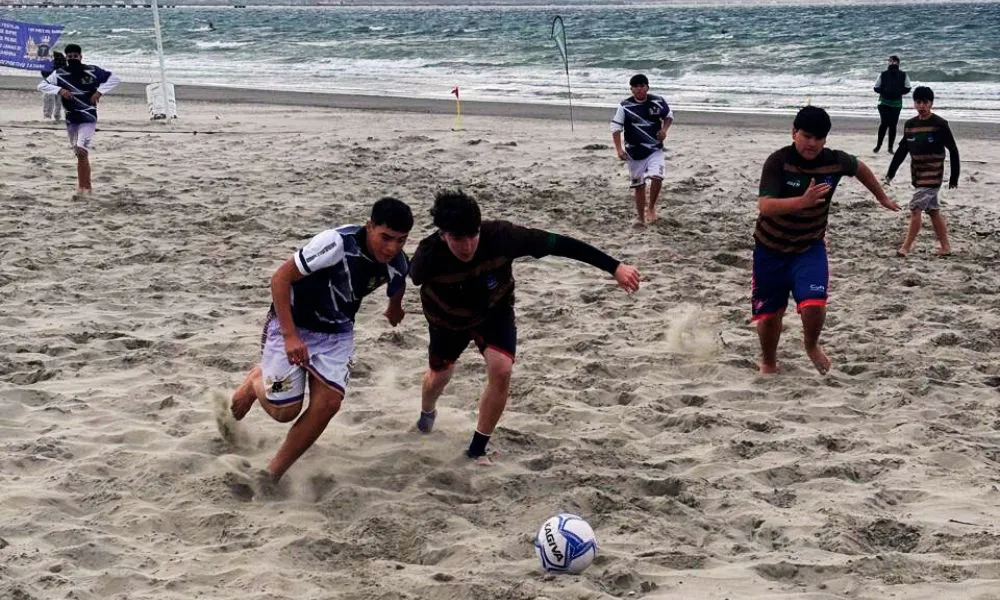 Fútbol playa juvenil en Madryn