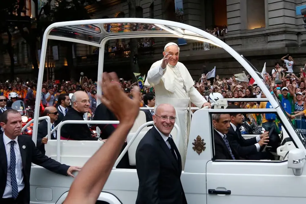 Papamovil (Foto: La Nación)