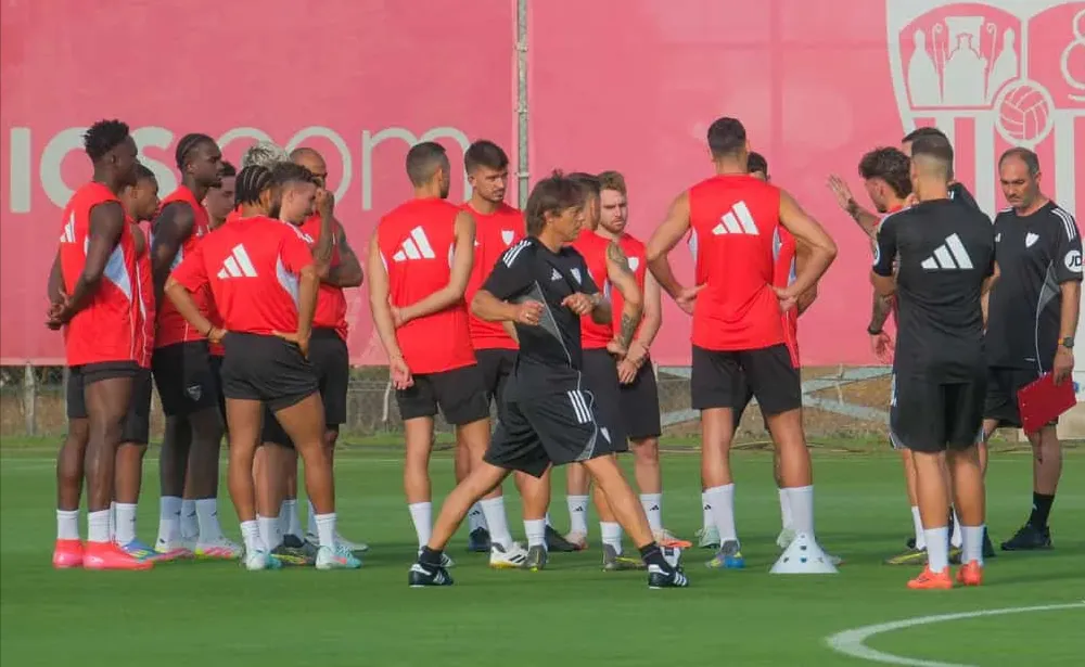 El entrenador argentino dirigió su primera práctica