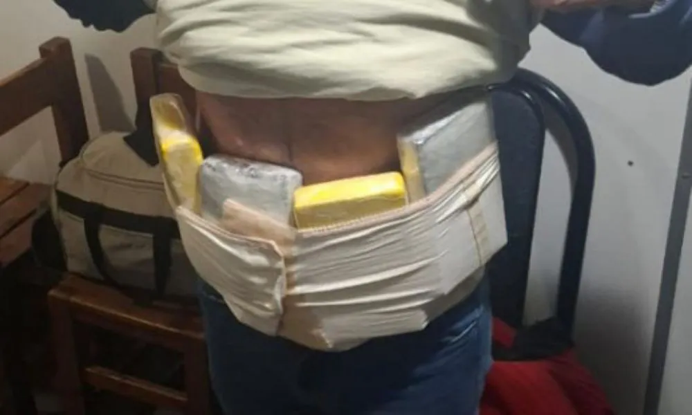 Detuvieron a un pasajero en Neuquén con más de 4 kilos de cocaína y semillas de marihuana