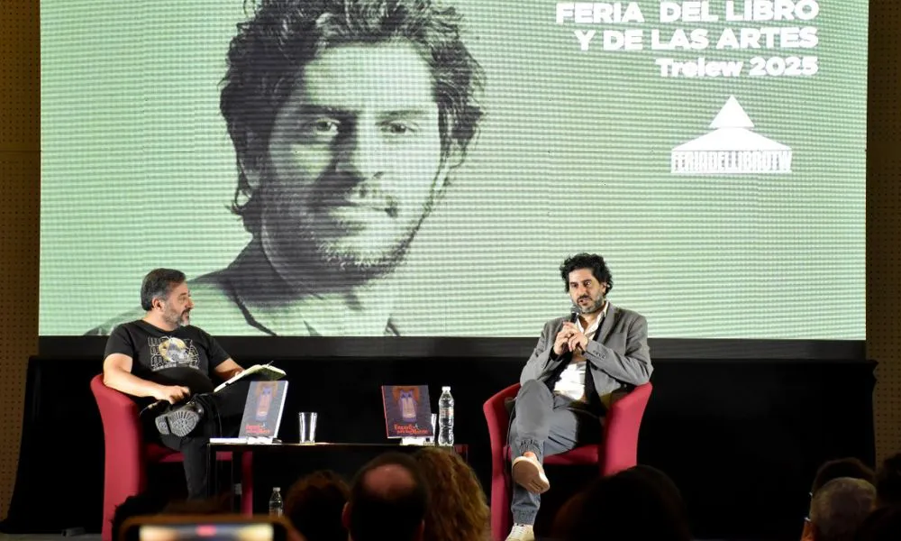 Tute y Pablo Lo Presti en la Feria del Libro de Trelew