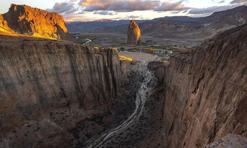 Piedra Virgen de la Buitrera panorámica fot: @gongranja / vía: @gualjainaturismo