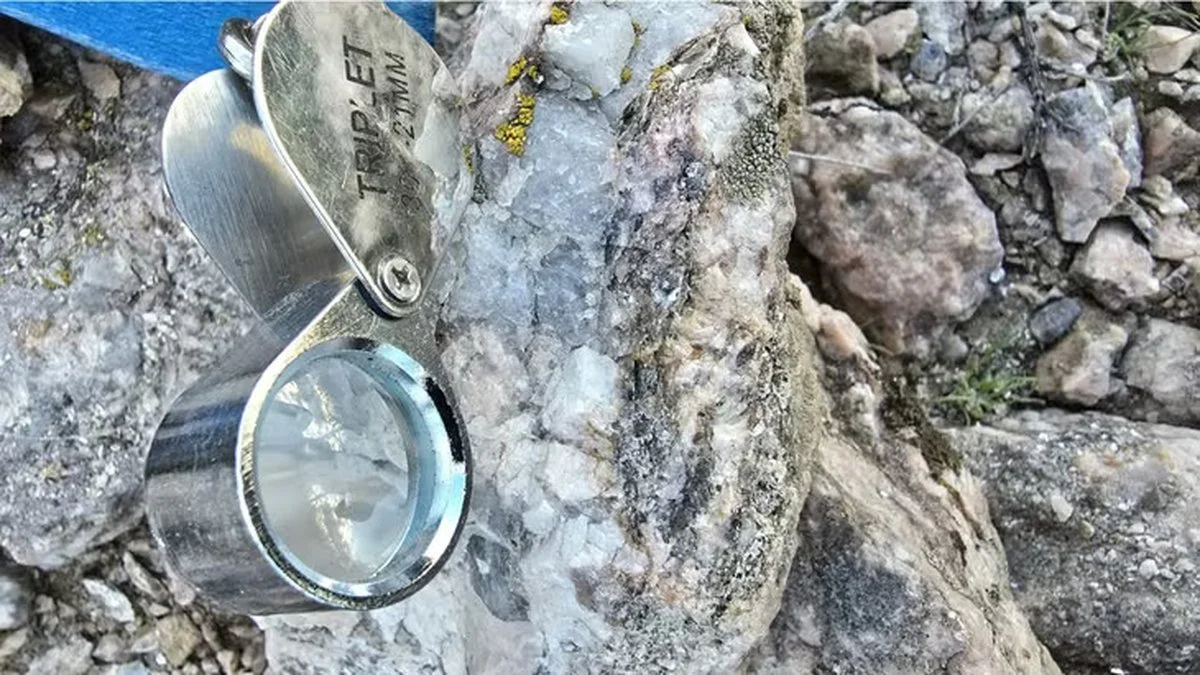 Rio Negro busca litio en roca