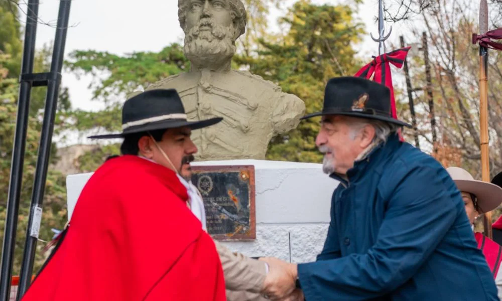 Homenaje a Martín Miguel de Güemes, en Comodoro