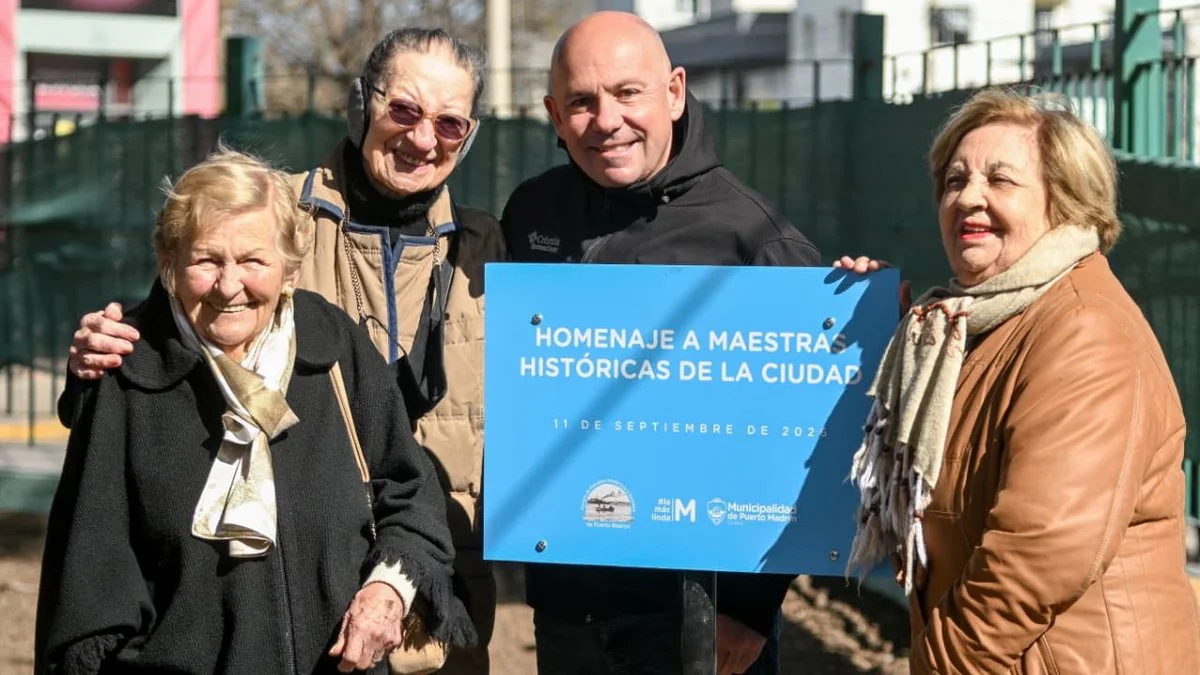 Homenaje a maestras de Puerto Madryn