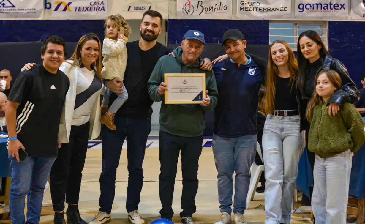 Conti ronda de homenajes