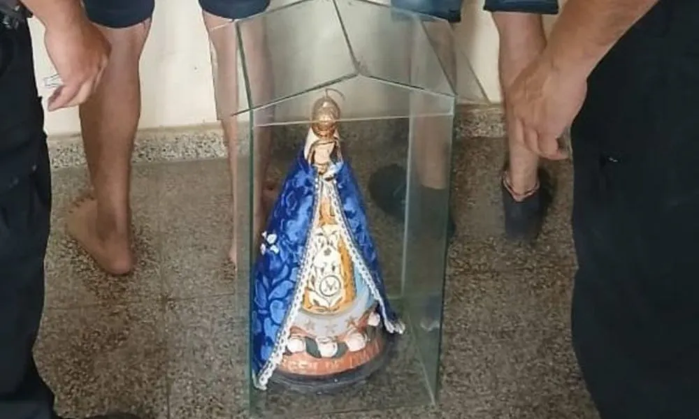 Robaron una imagen de la virgen de Itatí