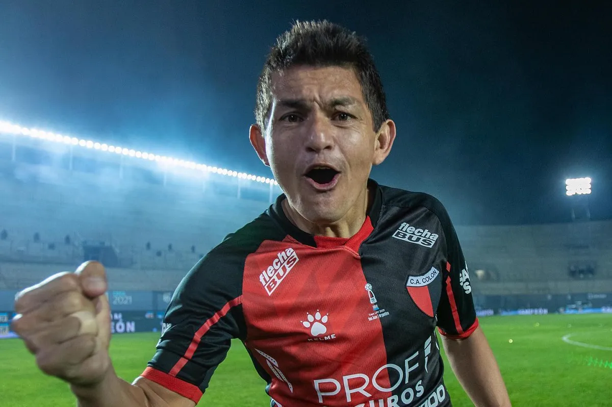 Luis Miguel Rodríguez anunció que colgará los botines y que quiere hacerlo en la cancha de Colón, con el corazón en Santa Fe.