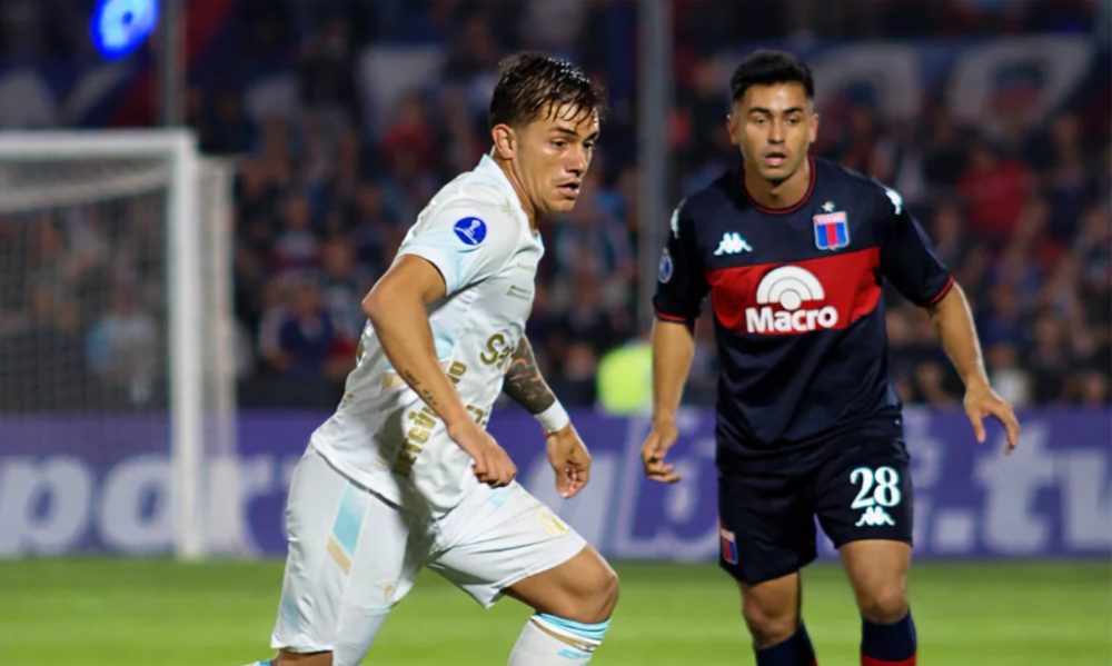 Un error en el arranque del segundo tiempo cambió el partido.