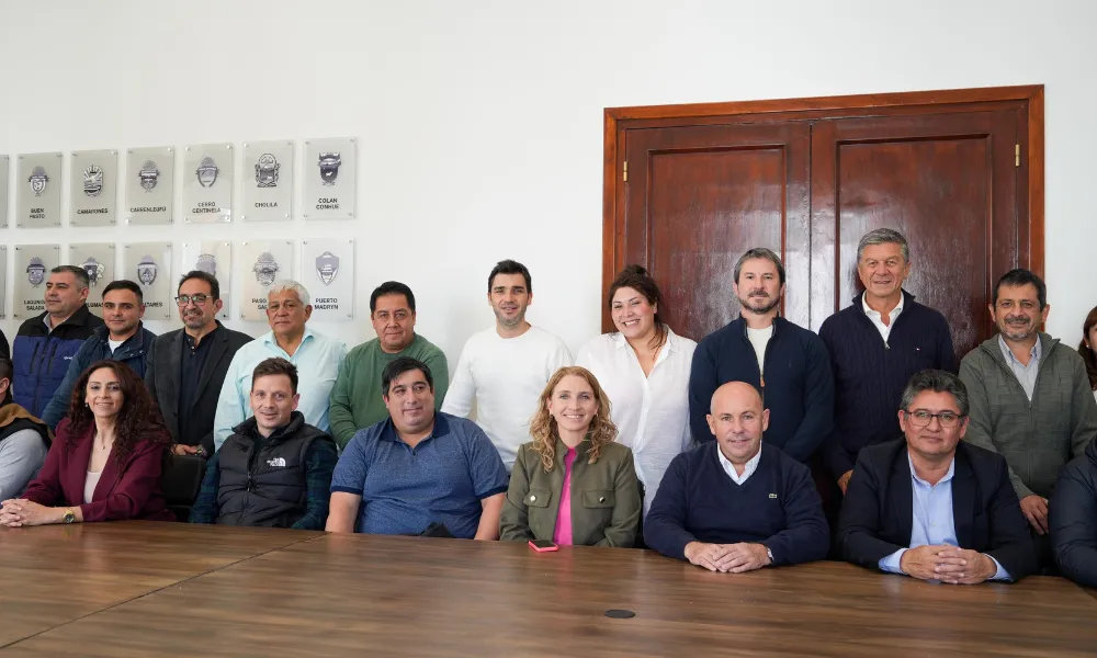 Firma de convenio en al Casa de Gobierno