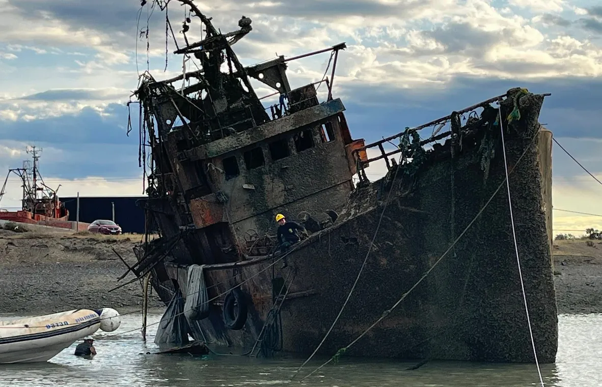 reflotan barco
