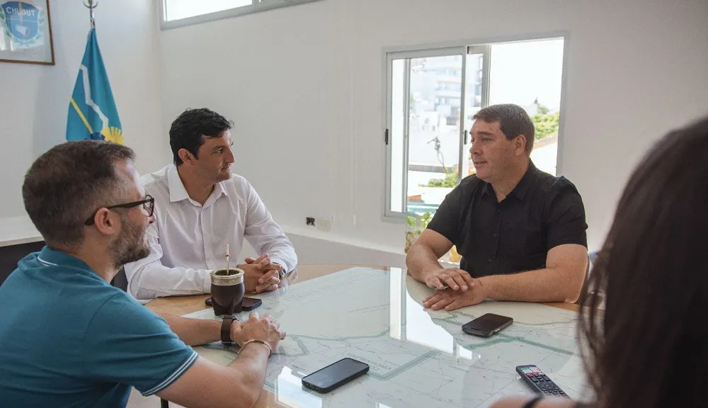 Municipio y Provincia avanzan en acciones para potenciar el sector productivo del Puerto de Rawson (2)
