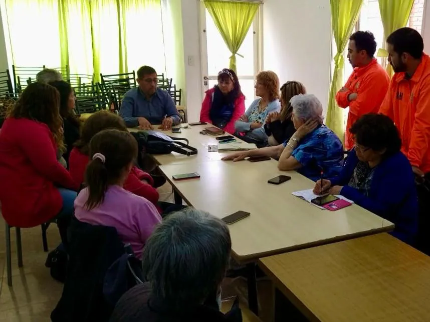 Taller “Uso de aplicaciones de redes sociales” en el Centro de Jubilados Amor y Paz