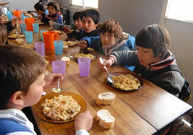 Niños en comedores comunitarios