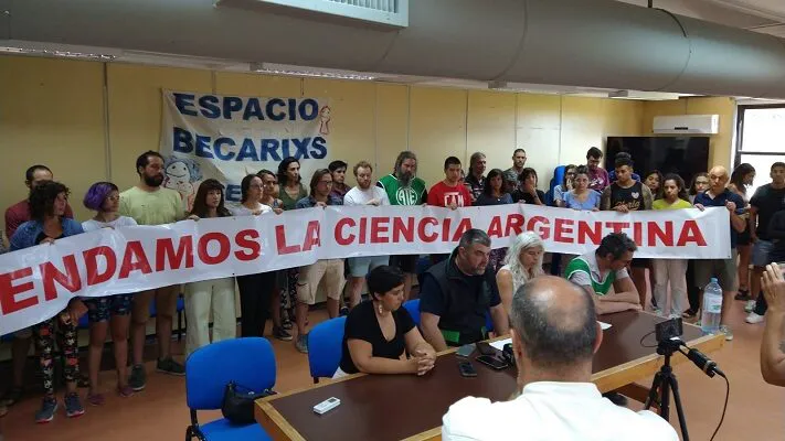 Conferencia de prensa de trabajadores del CENPAT