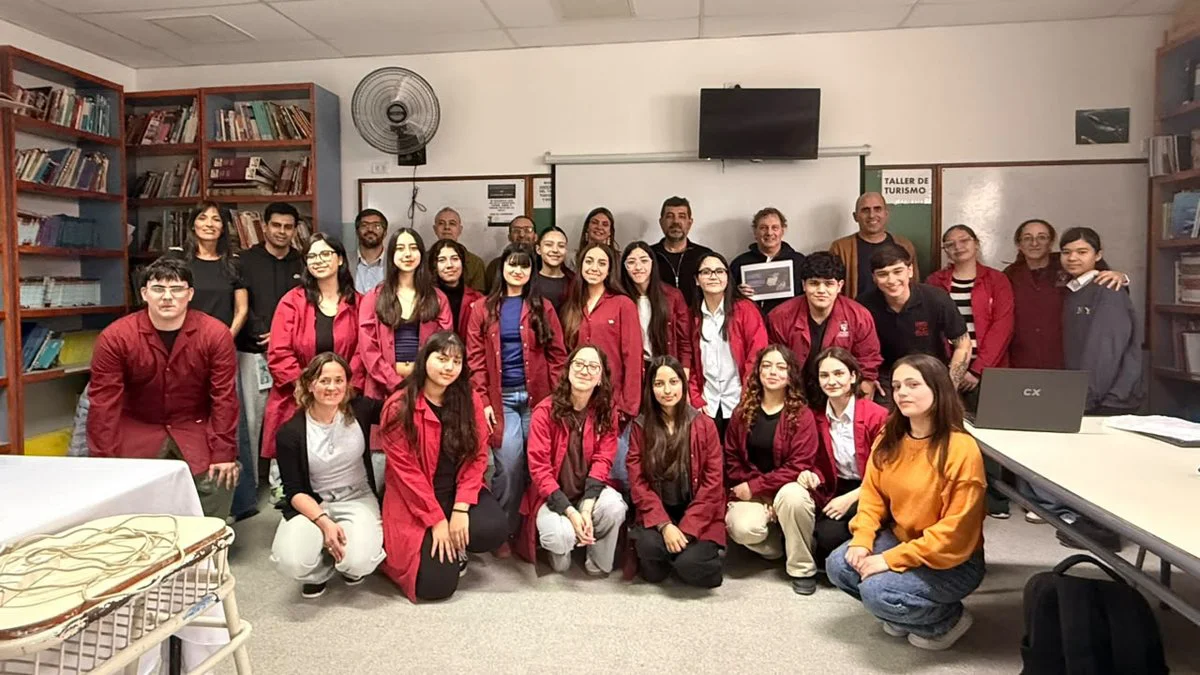 Estudiantes de Madryn crean proyectos de turismo deportivo