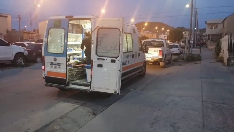 Apuñalado Apuñalado Apuñalado Acude A Comisaría Para Ser Atendido.