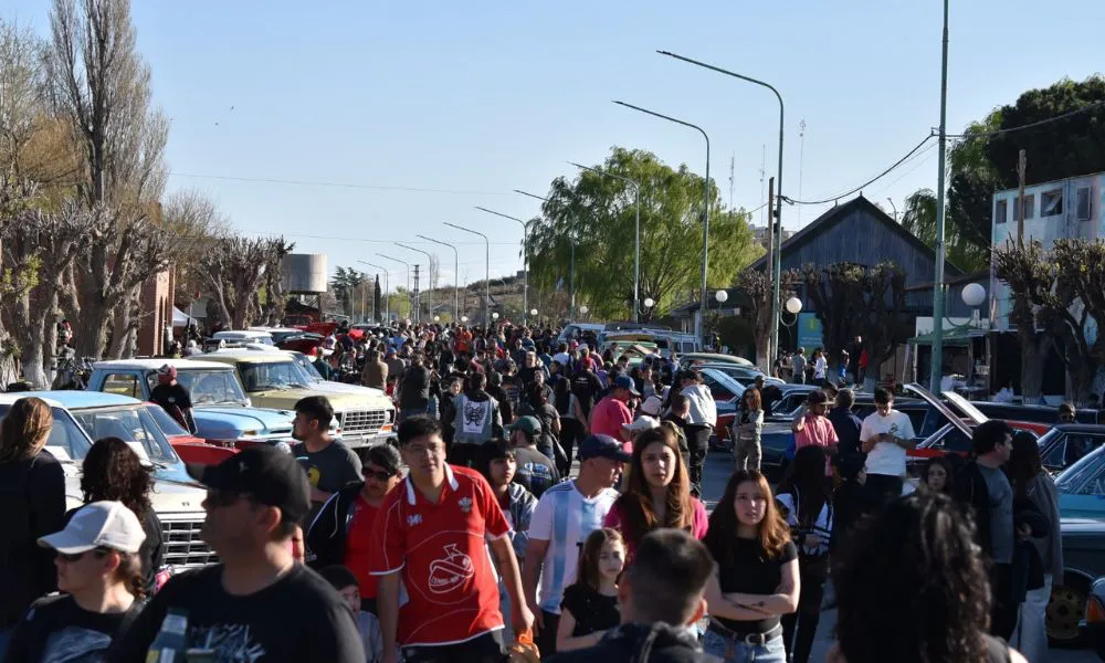 Expo autos en Dolavon