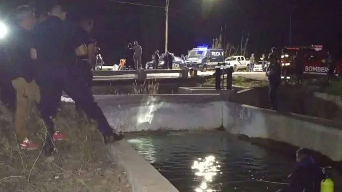 Búsqueda del niño desaparecido en un canal de riego. Foto Diario UNO