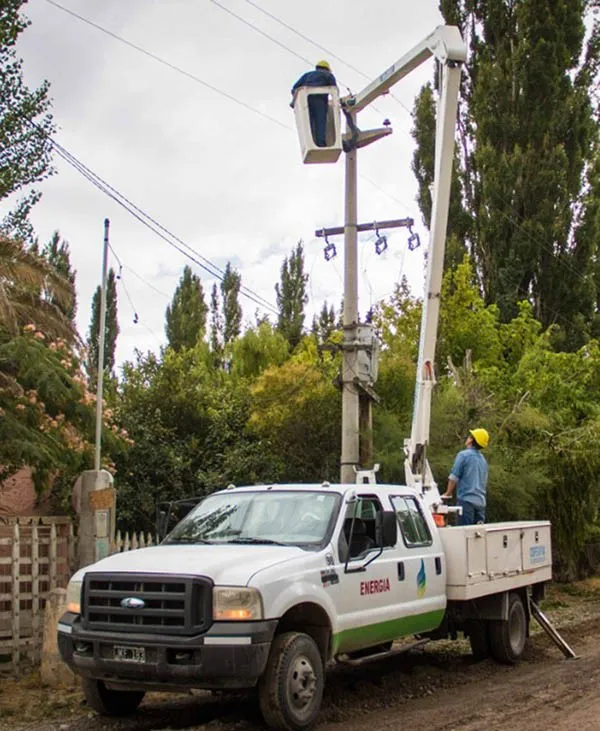 Camión de la Cooperativa eléctrica de Trelew