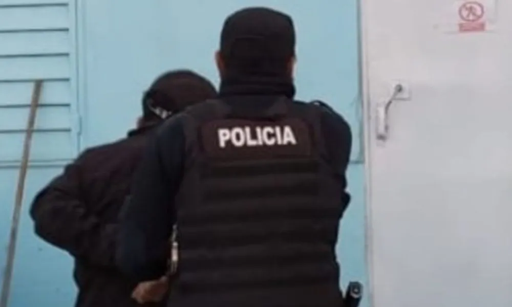 Quiso escapar en un auto robado