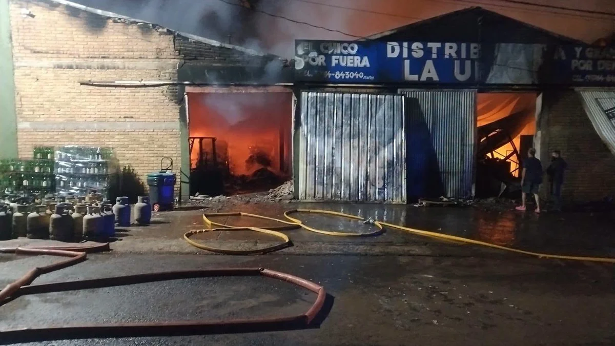 Incendio en Distribuira "La Unión" de San Ignacio, Misiones