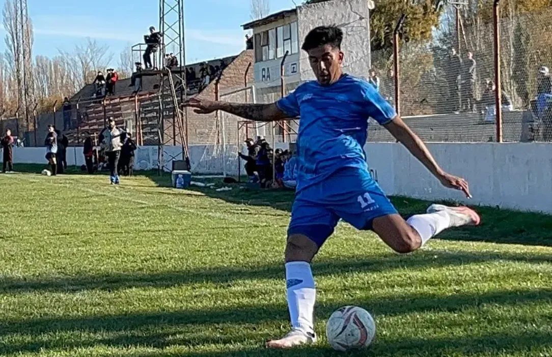 El CEC juega ante Defensores del Parque