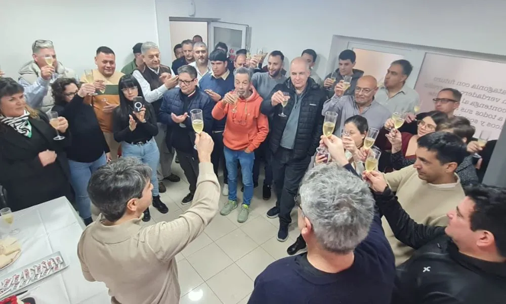 ANIVERSARIO DE LU 17 BRINDIS 2