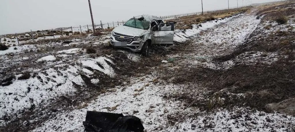 Camioneta despistó en Tecka
