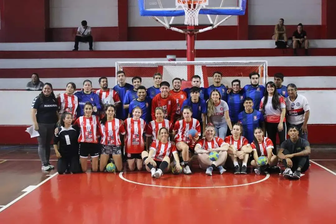 EL HANDBALL HIZO HISTORIA EN RACING CLUB DE TRELEW