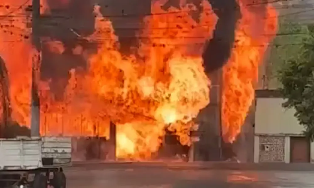 incendio en depósito de garrafas