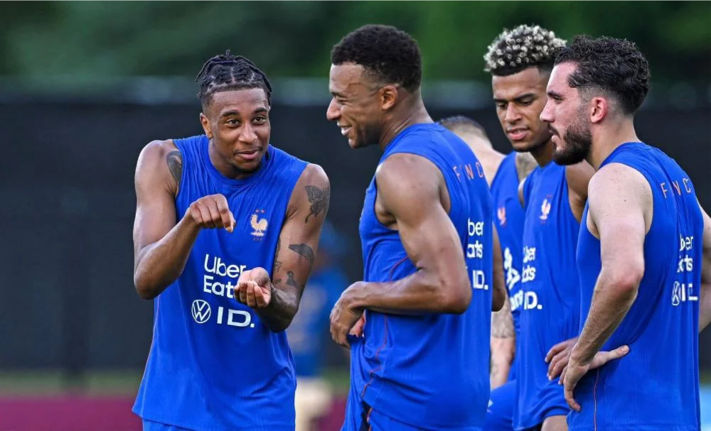 Francia inicia su recorrido frente a un seleccionado senegalés que llega con la intención de dar el golpe.