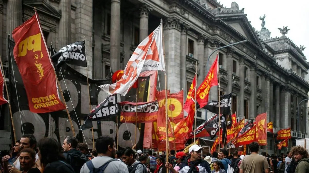 Los trabajadores se alejan de la izquierda